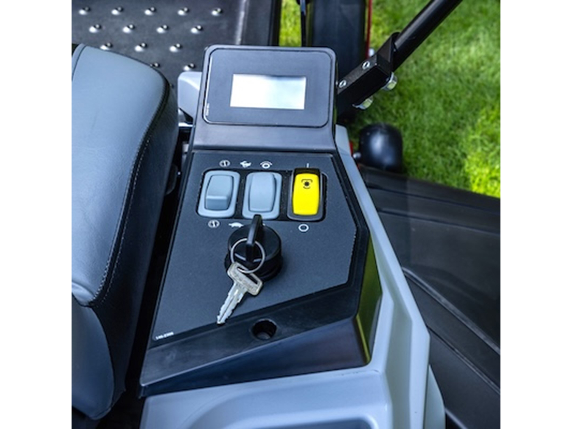 2024 Exmark Quest V-Series 42 in. Electric in Gaylord, Michigan - Photo 6