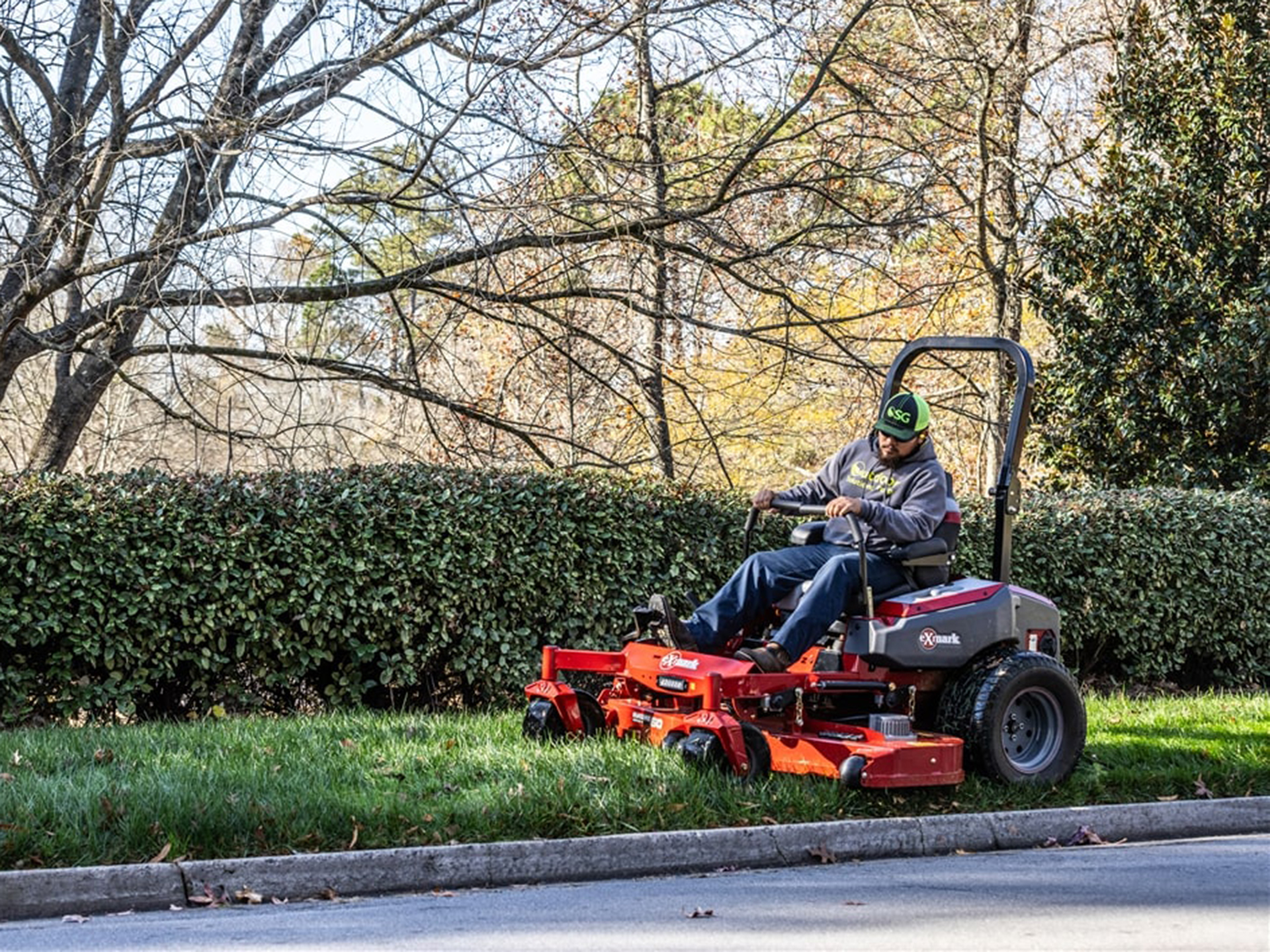 2025 Exmark Lazer Z V-Series 60 in. Electric in Gaylord, Michigan - Photo 6