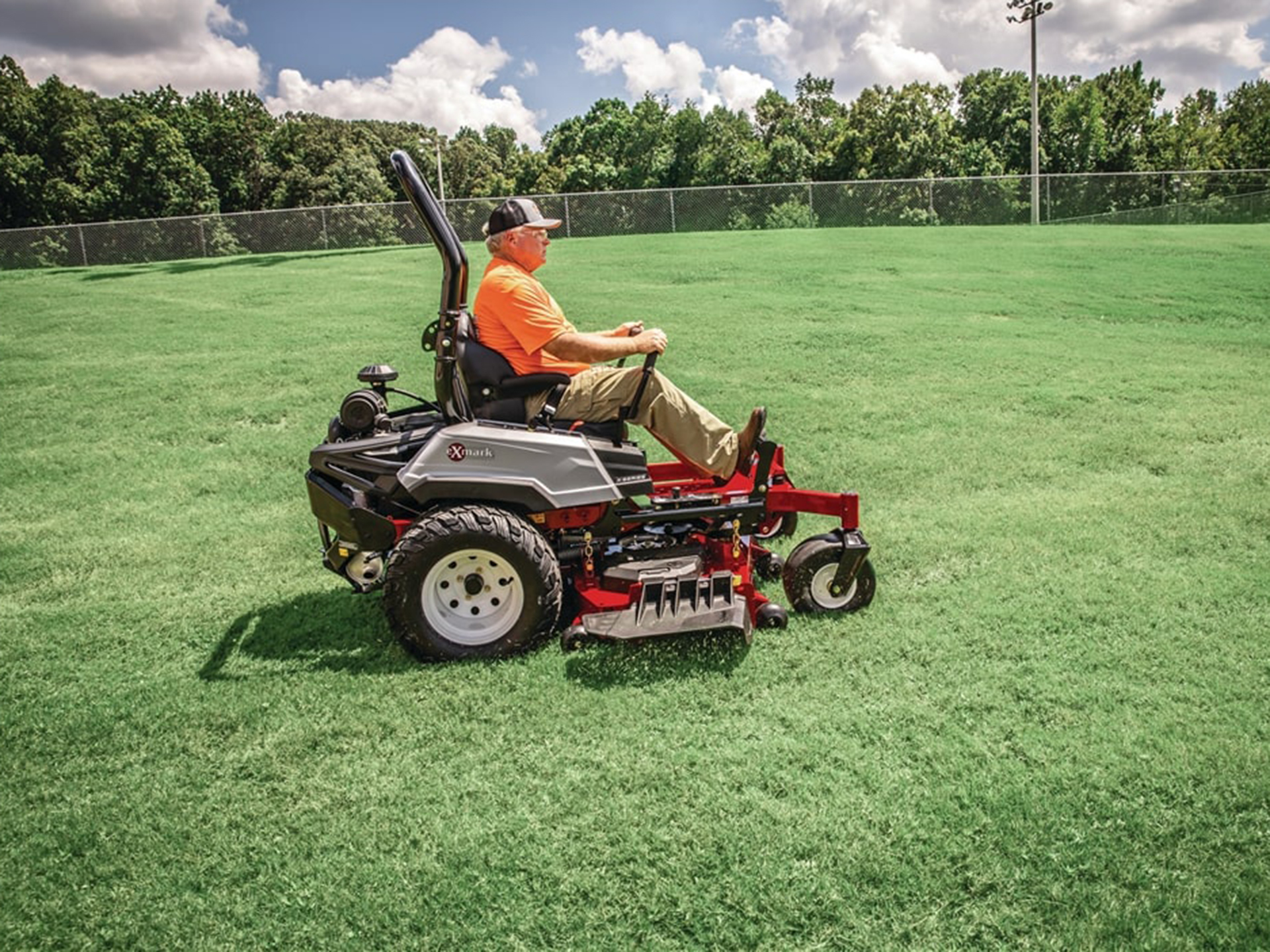 2025 Exmark Radius X-Series 60 in. Kawasaki FX921V 31 hp in Gaylord, Michigan - Photo 9