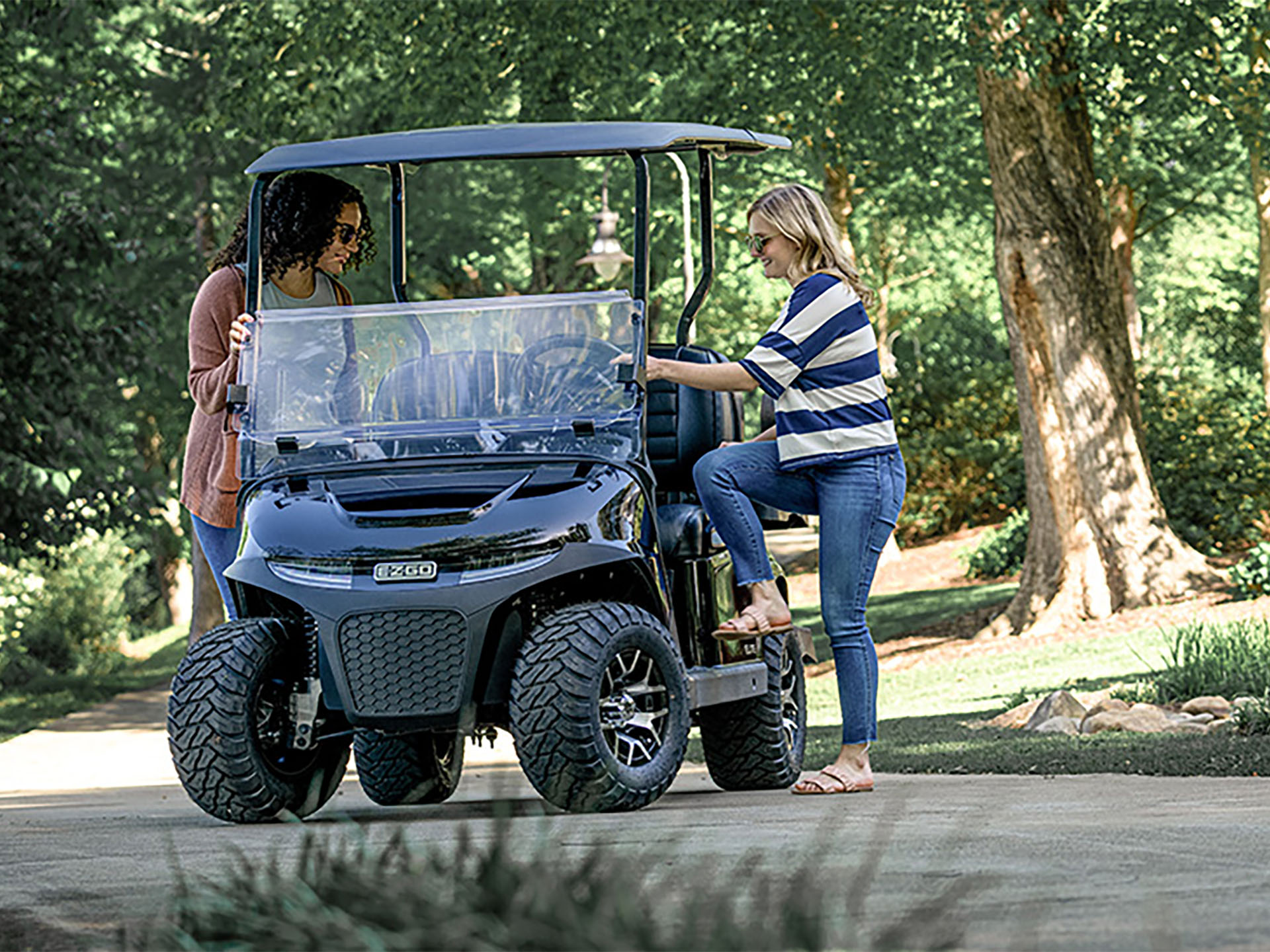 2025 E-Z-GO Freedom RXV 2+2 ELiTE in Rancho Murieta, California - Photo 3