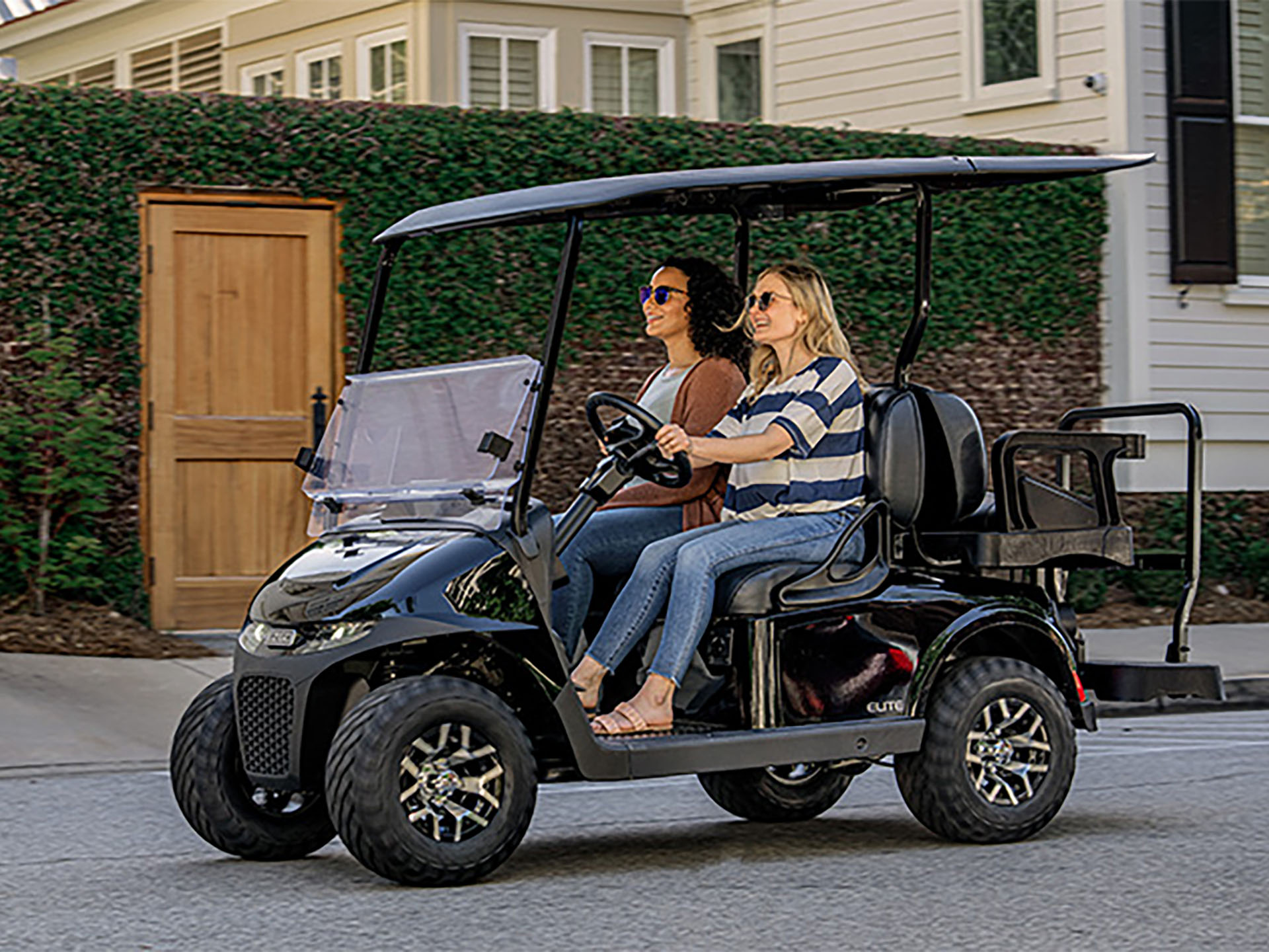 2025 E-Z-GO Freedom RXV 2+2 ELiTE in Rancho Murieta, California - Photo 5