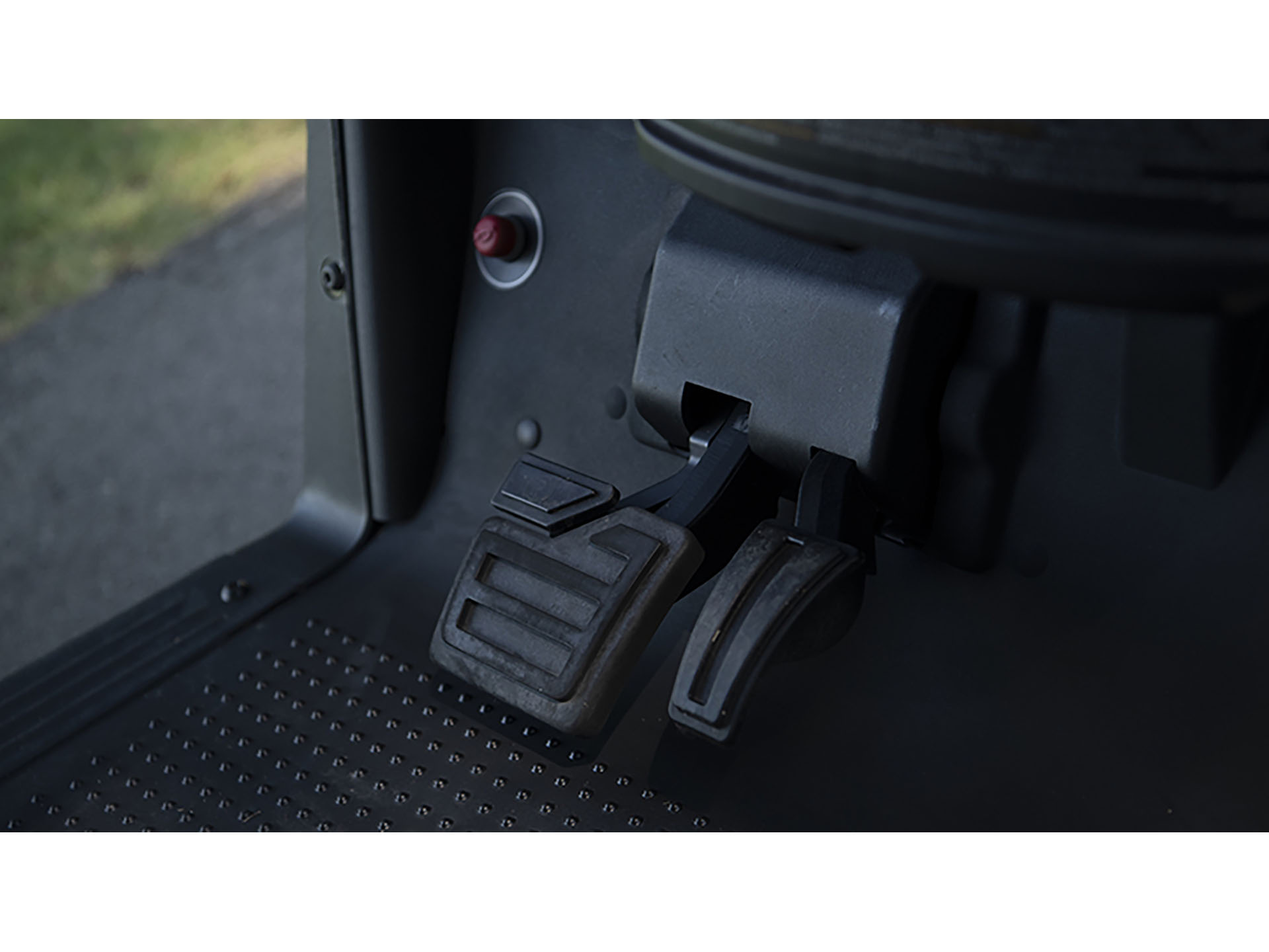 2025 E-Z-GO Freedom RXV ELiTE in Rancho Murieta, California - Photo 2