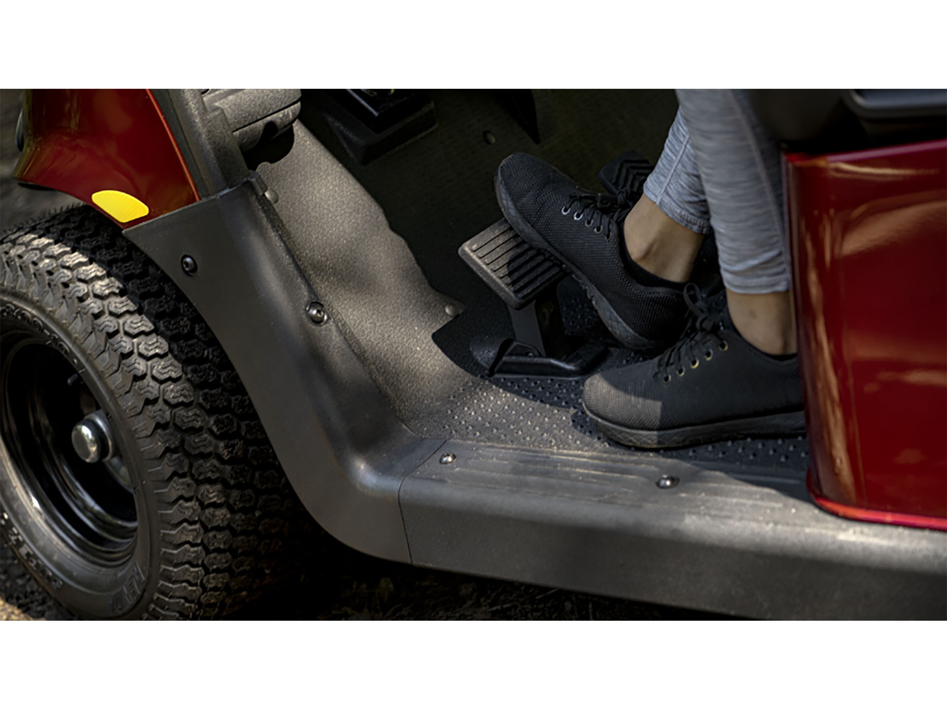 2025 E-Z-GO Valor 4 Electric in Rancho Murieta, California - Photo 4