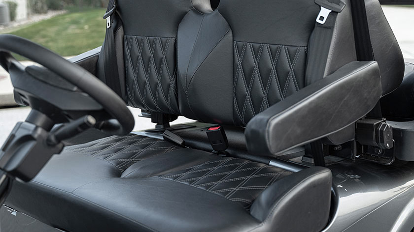 2027 E-Z-GO RXV 4 Valor S+ 13.5-hp Gas in New Hampton, Iowa - Photo 2