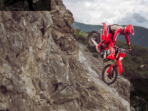 2025 GASGAS EC 300 in Marionville, Missouri - Photo 15