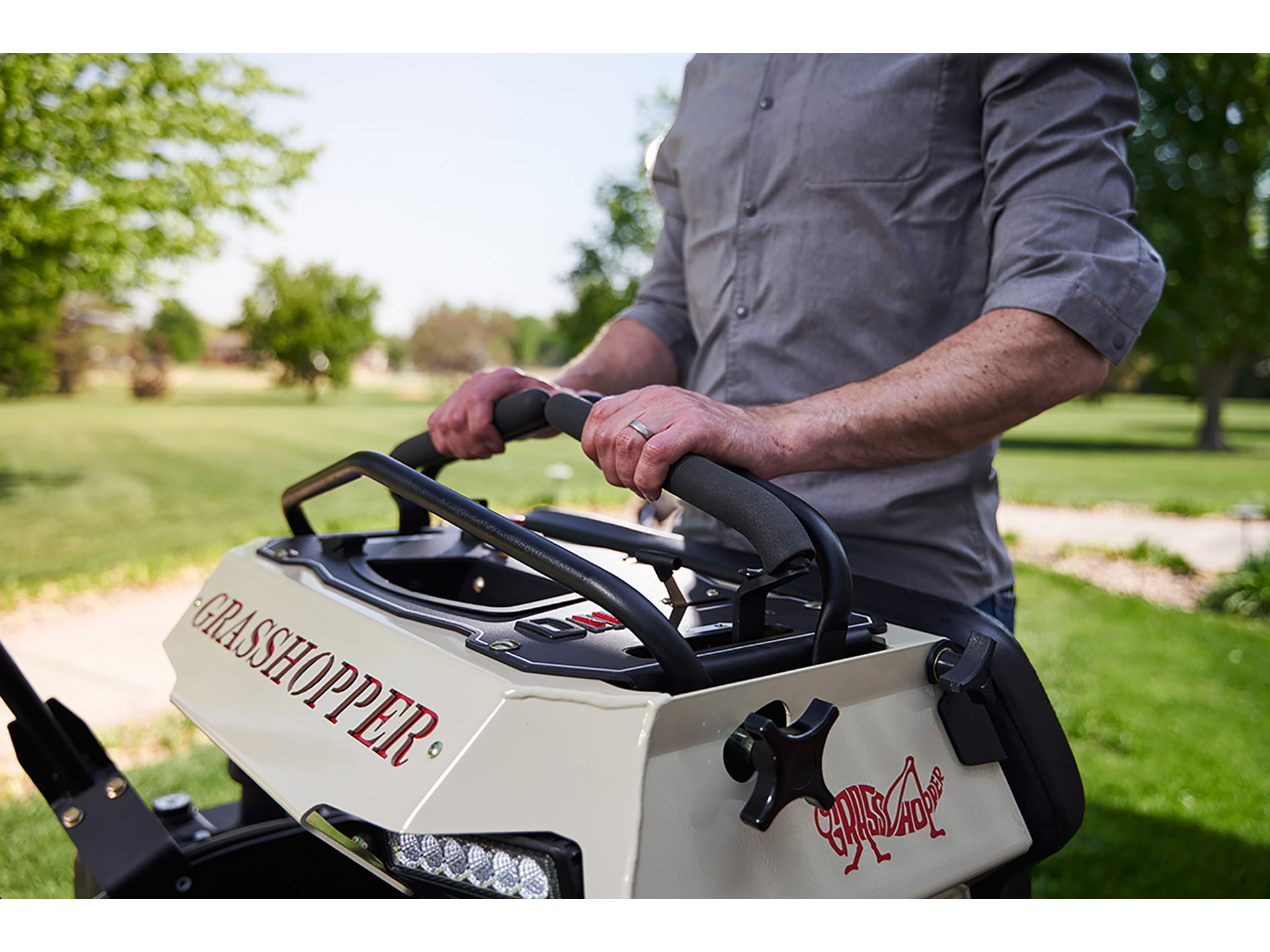 2025 Grasshopper SO26 52 in. Briggs & Stratton 810 cc in Martinsville, Indiana - Photo 8