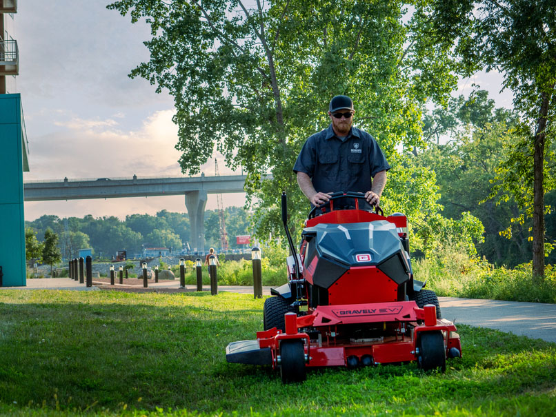 2025 Gravely USA Pro-Stance EV 60 in. SD - Batteries Included in Gaylord, Michigan - Photo 7