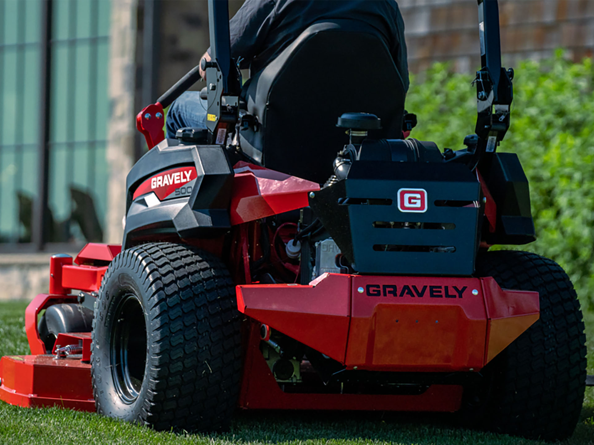 2025 Gravely USA Pro-Turn 552 52 in. Kawasaki FX850V 27 hp in Gaylord, Michigan - Photo 6