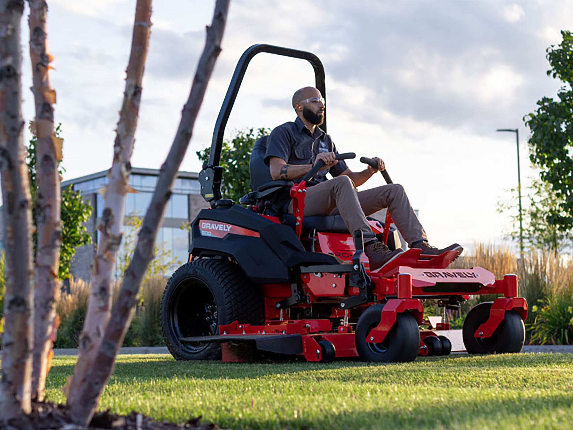 2025 Gravely USA Pro-Turn 660 60 in. Kawasaki FX1000V 35 hp in Gaylord, Michigan - Photo 9