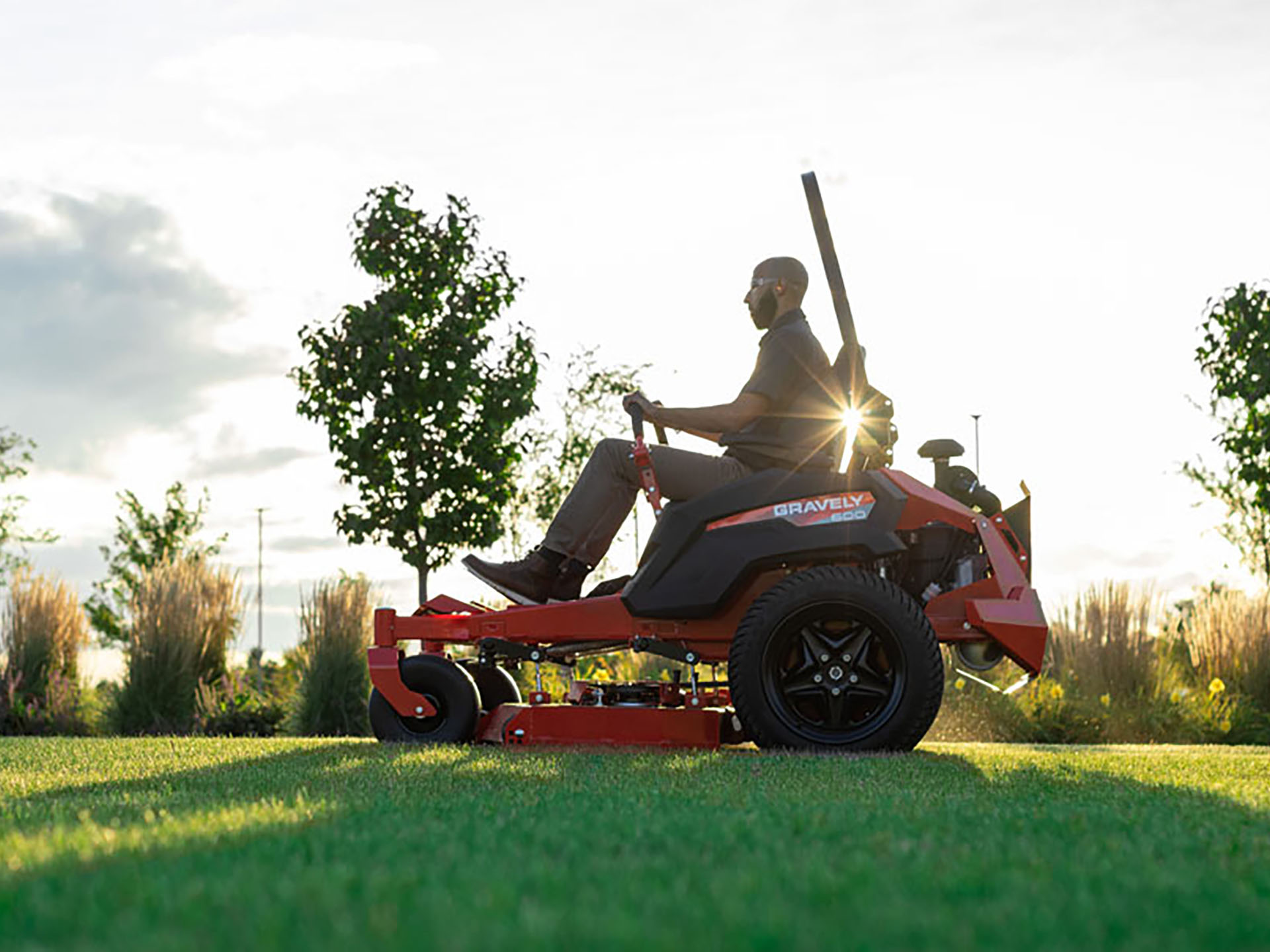 2025 Gravely USA Pro-Turn 660 60 in. Kawasaki FX1000V 35 hp in Gaylord, Michigan - Photo 10