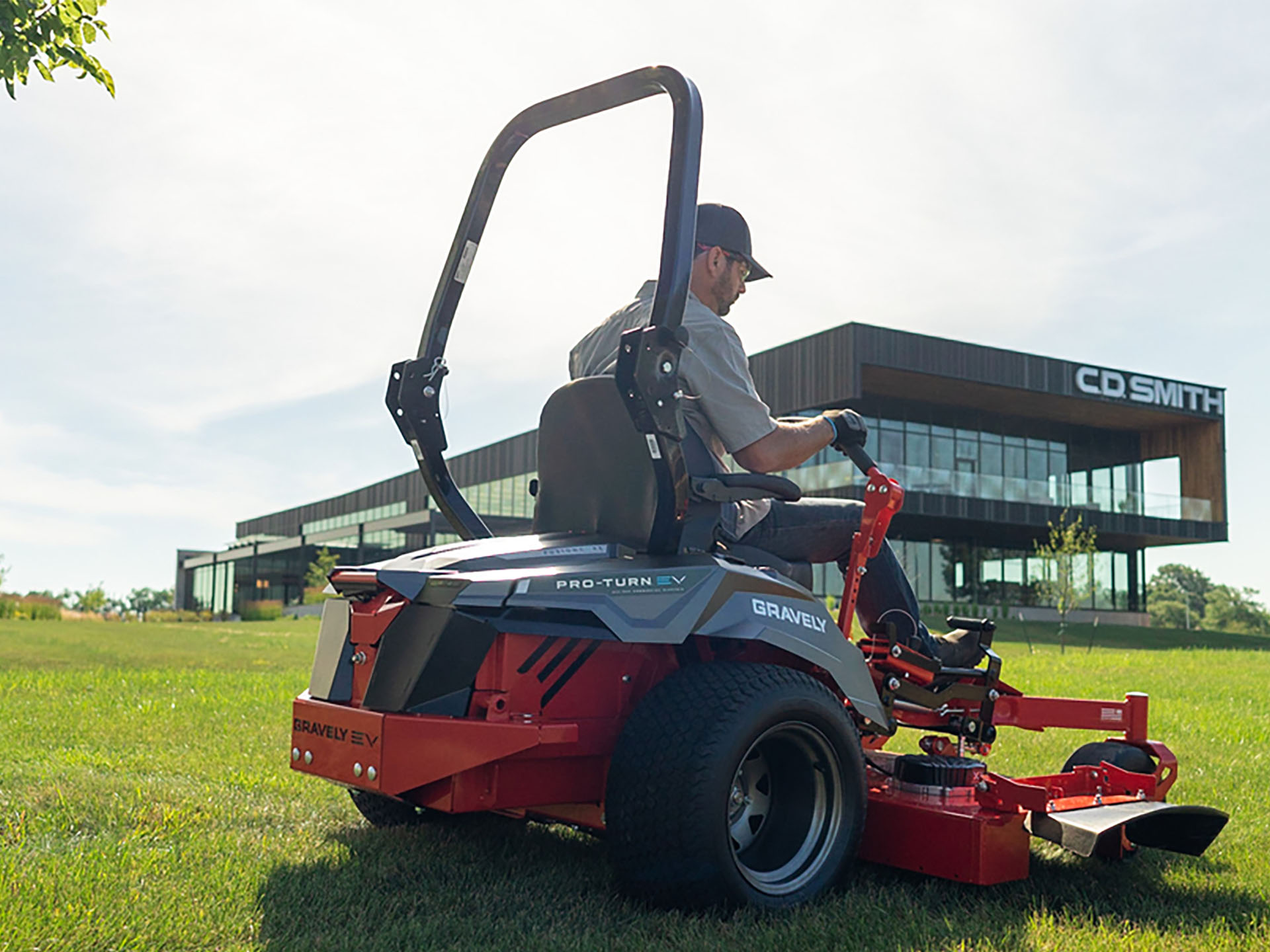 2025 Gravely USA Pro-Turn EV 48 in. SD 16 kWh Li-ion in Gaylord, Michigan - Photo 7