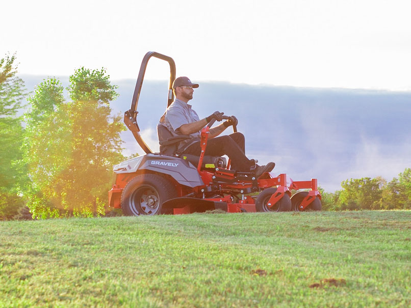2025 Gravely USA Pro-Turn EV 52 in. SD - Batteries Included in Gaylord, Michigan - Photo 8