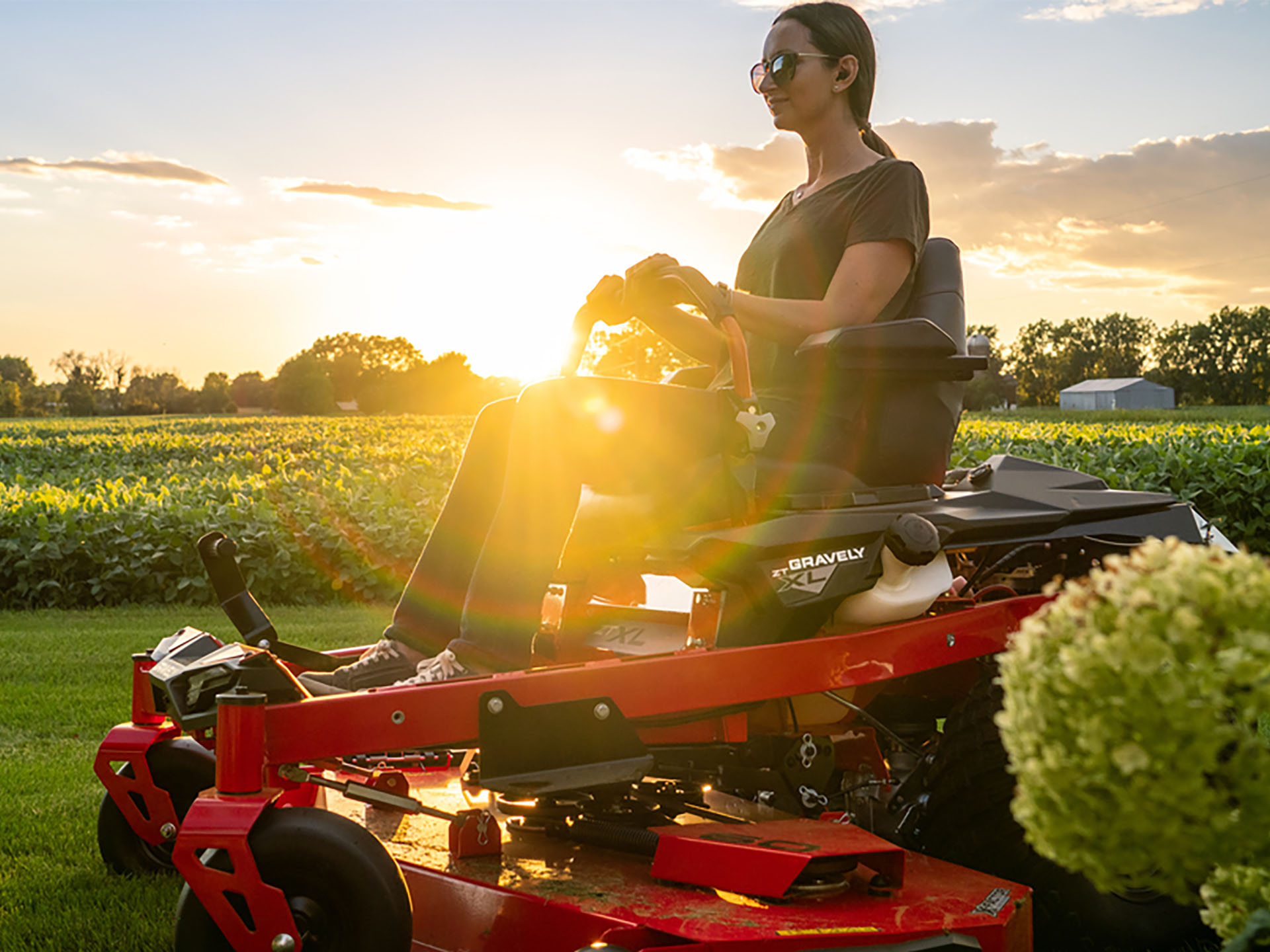2025 Gravely USA ZT XL 42 in. Kawasaki FR651V 21.5 hp in Gaylord, Michigan - Photo 5