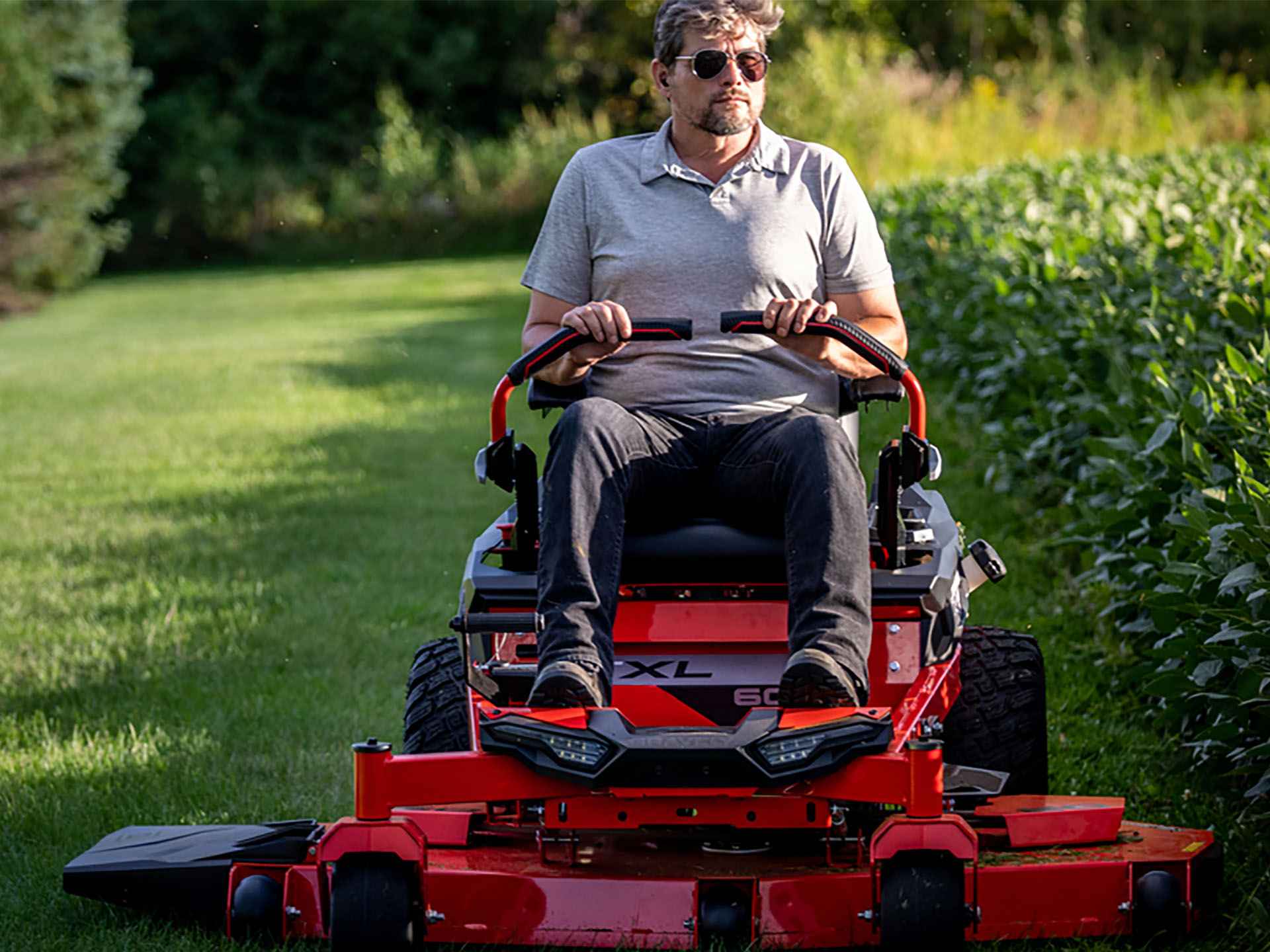 2025 Gravely USA ZT XL 42 in. Kawasaki FR651V 21.5 hp in Gaylord, Michigan - Photo 6