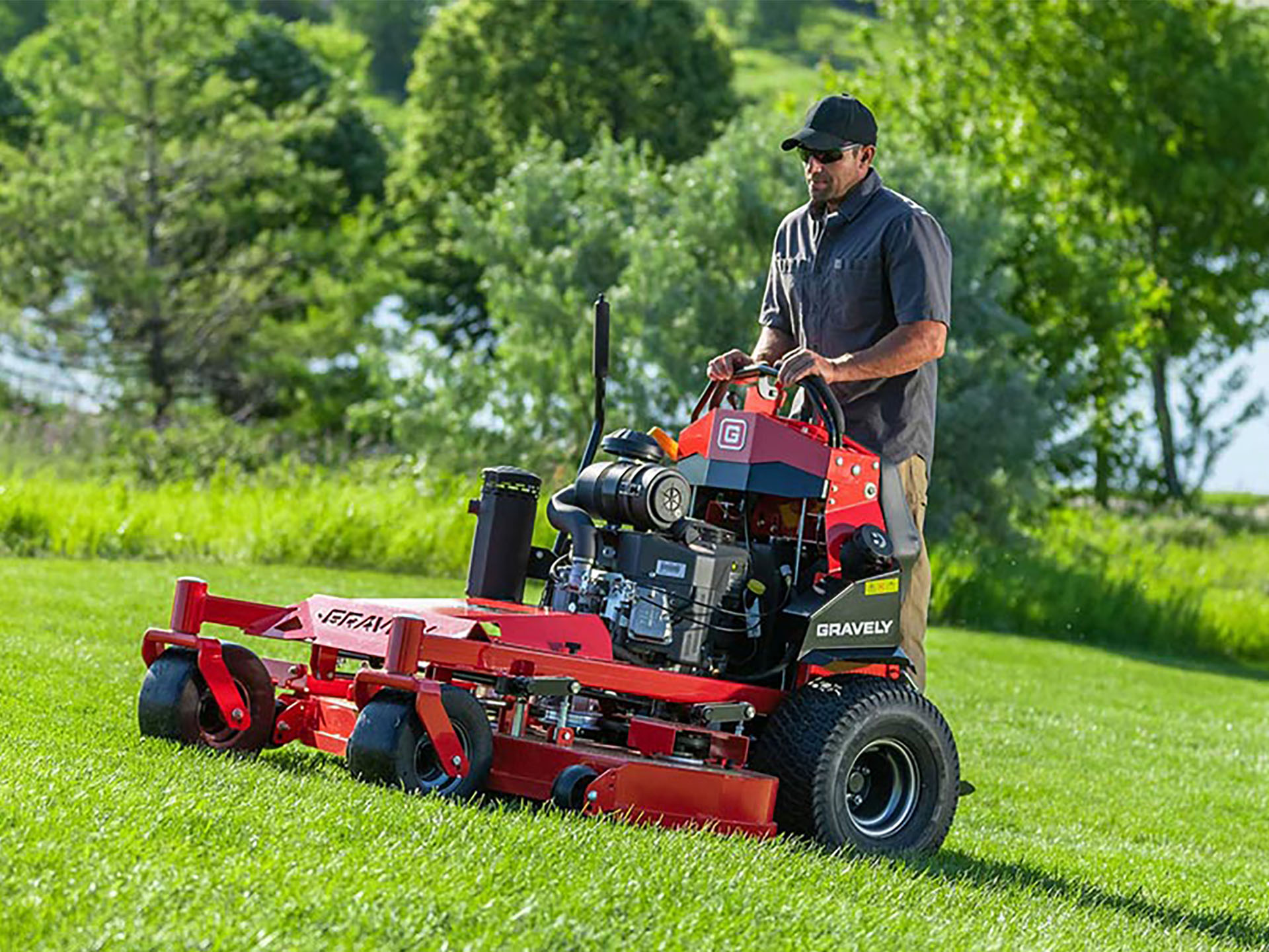 2025 Gravely USA Pro-Stance 32 in. Kawasaki FS600V 18.5 hp in Gaylord, Michigan
