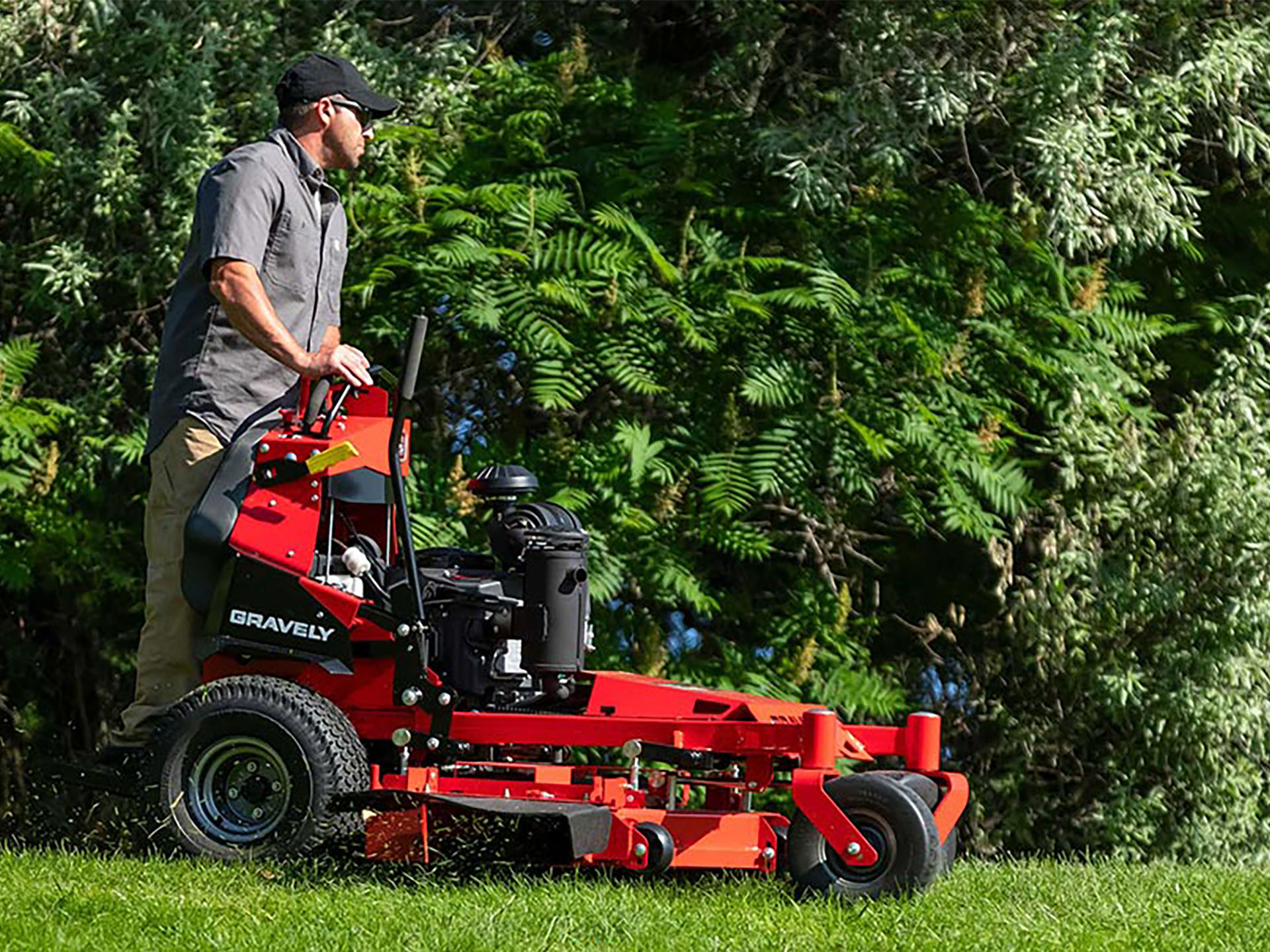 2025 Gravely USA Pro-Stance 32 in. Kawasaki FS600V 18.5 hp in Gaylord, Michigan