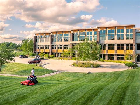 2025 Gravely USA Pro-Stance Ultra 52 in. Kawasaki FX1000V 35 hp in Gaylord, Michigan - Photo 5