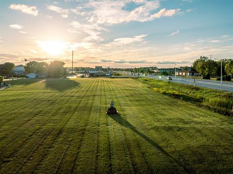 2025 Gravely USA Pro-Stance Ultra 52 in. Kawasaki FX1000V 35 hp in Gaylord, Michigan - Photo 9