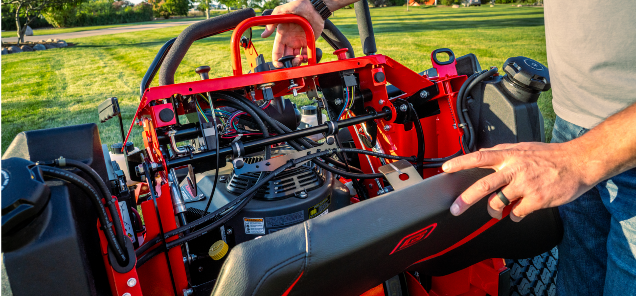 2025 Gravely USA Pro-Stance Ultra 72 in. Kawasaki FX1000V EFI 38.5 hp in Gaylord, Michigan - Photo 7