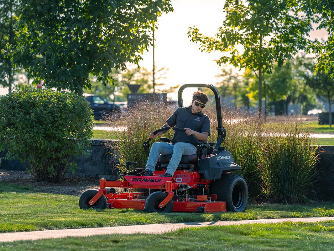 2026 Gravely USA Pro-Turn 260 60 in. Kawasaki FX921V 31 hp in Gaylord, Michigan - Photo 5