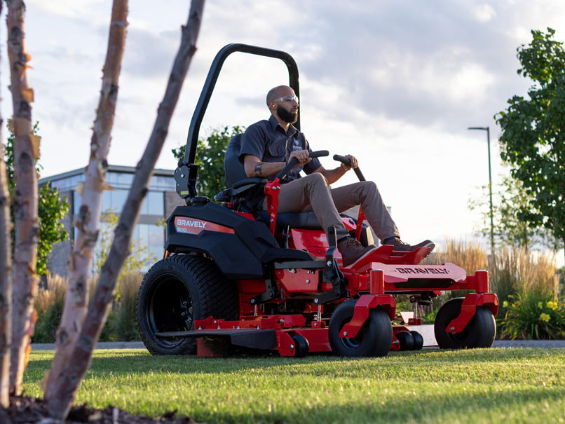 2026 Gravely USA Pro-Turn 672 72 in. Kawasaki FX1000V EFI 38.5 hp in Gaylord, Michigan - Photo 9