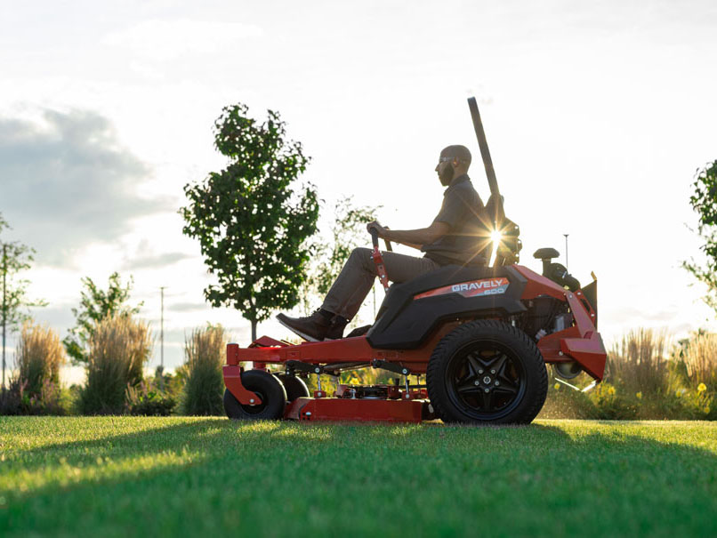 2026 Gravely USA Pro-Turn 672 72 in. Kawasaki FX1000V EFI 38.5 hp in Gaylord, Michigan - Photo 10