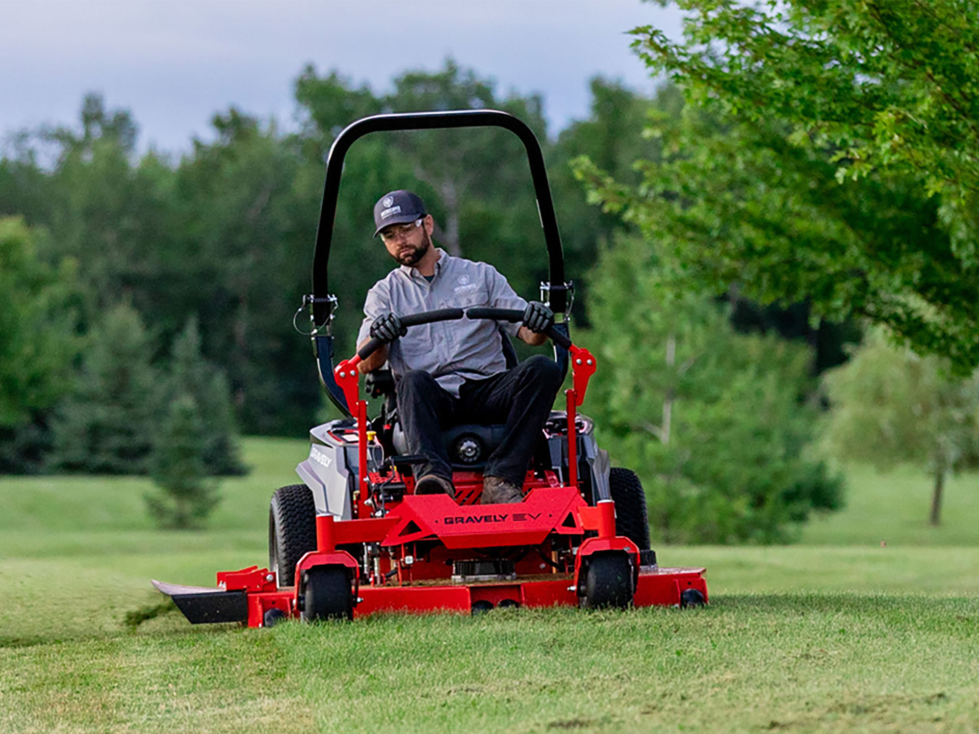 2025 Gravely USA Pro-Turn EV 52 in. SD 16 kWh Li-ion in Gaylord, Michigan - Photo 6