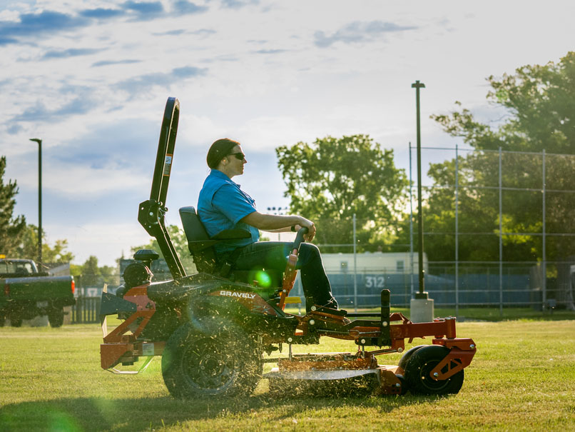 2026 Gravely USA Pro-Turn ZX 60 in. Kawasaki FX730V 23.5 hp in Gaylord, Michigan - Photo 8