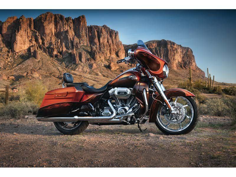 2012 Harley-Davidson CVO™ Street Glide® in Bossier City, Louisiana - Photo 2