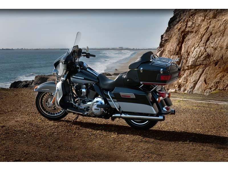 2012 Harley-Davidson Electra Glide® Ultra Limited in Dubuque, Iowa - Photo 2