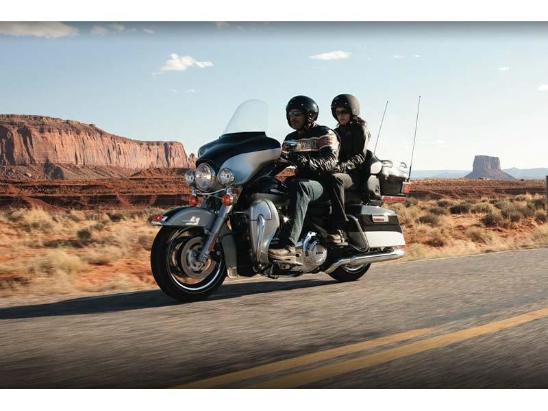 2012 Harley-Davidson Electra Glide® Ultra Limited in Dubuque, Iowa - Photo 6