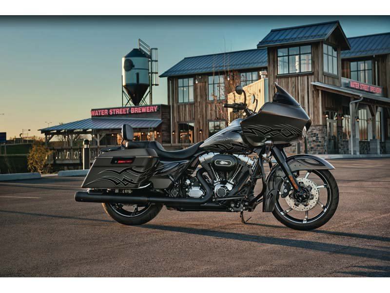 2012 Harley-Davidson Road Glide® Custom in Scott, Louisiana - Photo 3