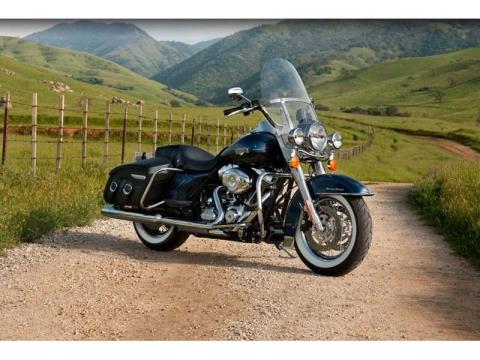 2012 Harley-Davidson Road King® Classic in Roswell, Georgia - Photo 2