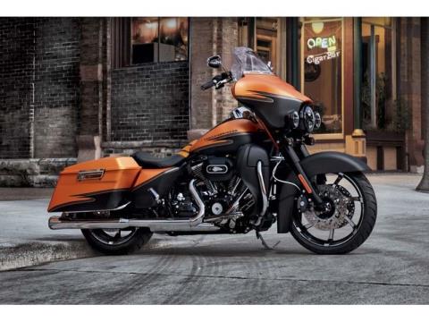 2012 Harley-Davidson Street Glide® in Lacey, Washington - Photo 6