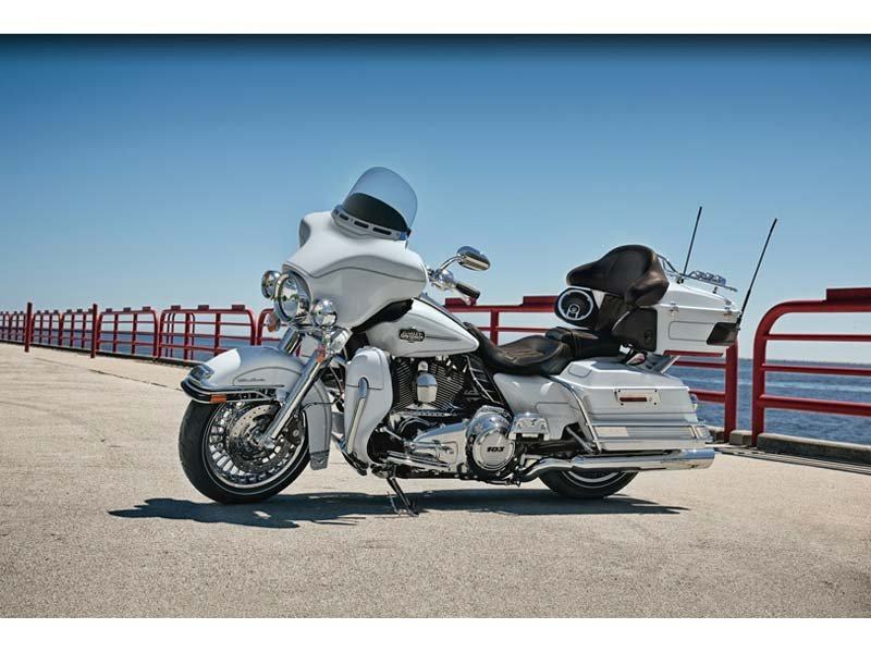 2012 Harley-Davidson Ultra Classic® Electra Glide® in Salem, Oregon - Photo 3