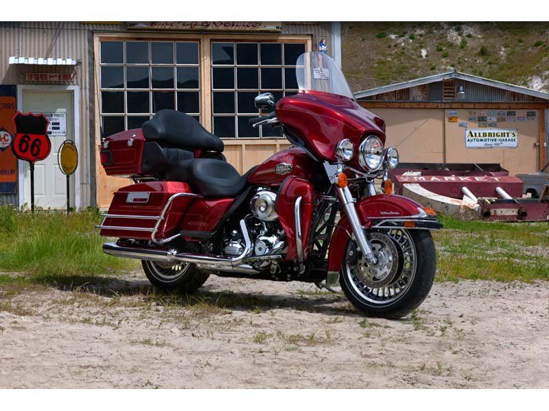 2012 Harley-Davidson Ultra Classic® Electra Glide® in Salem, Oregon - Photo 2
