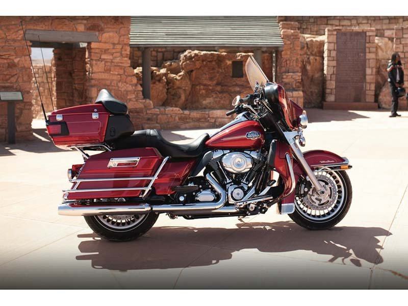 2012 Harley-Davidson Ultra Classic® Electra Glide® in Salem, Oregon - Photo 5
