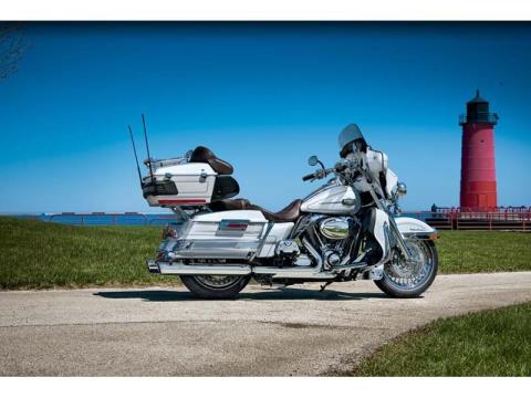 2012 Harley-Davidson Ultra Classic® Electra Glide® in Salem, Oregon - Photo 6