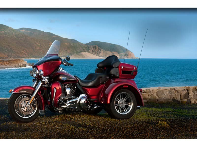 2012 Harley-Davidson Tri Glide® Ultra Classic® in Omaha, Nebraska - Photo 2