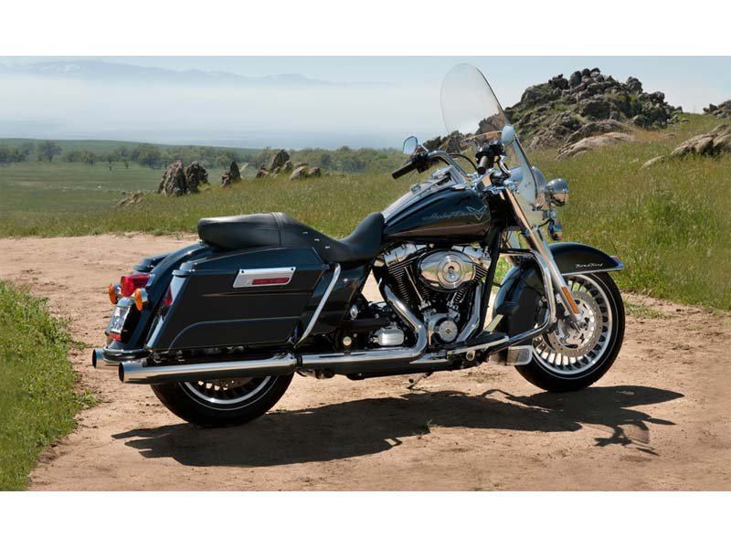 2013 Harley-Davidson Road King® in San Antonio, Texas - Photo 2