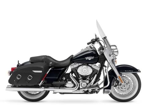 2013 Harley-Davidson Road King® Classic in Fort Myers, Florida - Photo 19