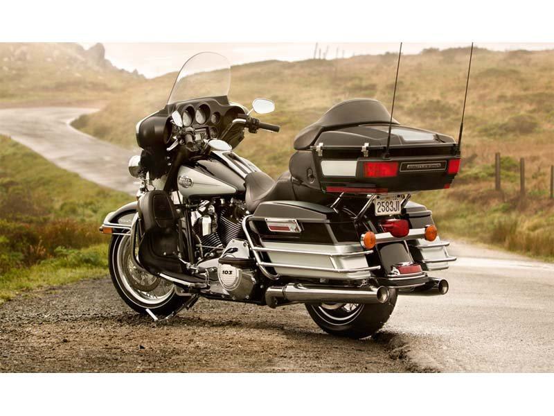 2013 Harley-Davidson Ultra Classic® Electra Glide® in Houston, Texas - Photo 2