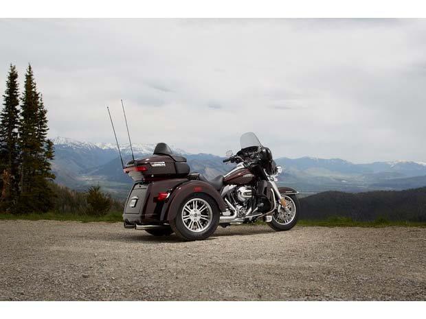 2014 Harley-Davidson Tri Glide® Ultra in Burlington, North Carolina - Photo 2