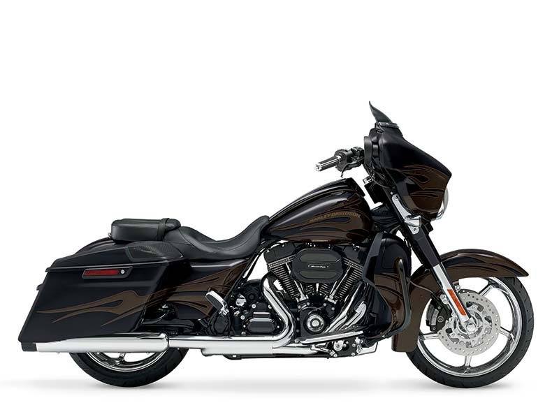 2015 Harley-Davidson CVO™ Street Glide® in Rock Falls, Illinois - Photo 7