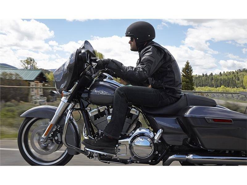 2015 Harley-Davidson Street Glide® in Slidell, Louisiana - Photo 9