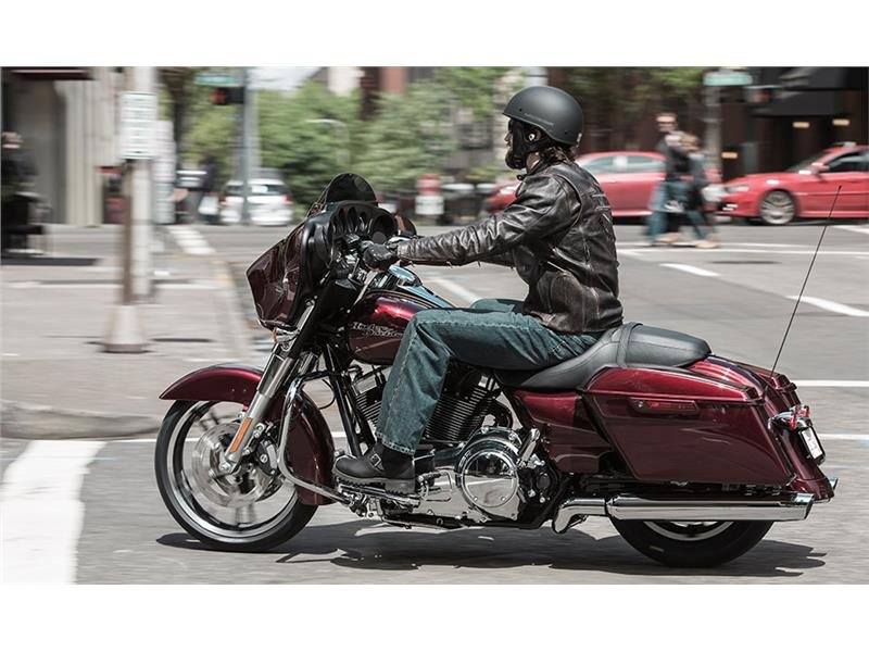 2015 Harley-Davidson Street Glide® in Houston, Texas - Photo 6