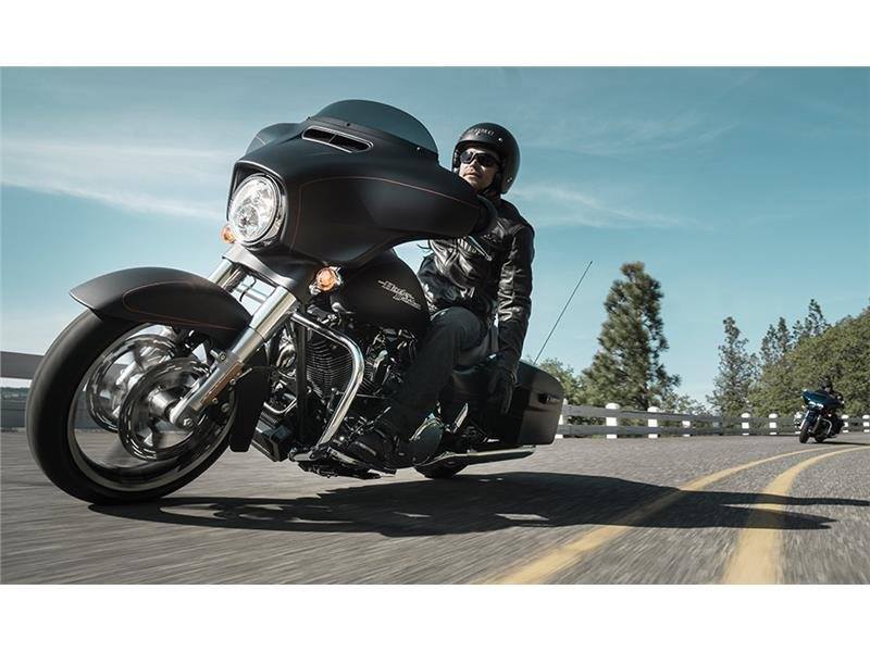2015 Harley-Davidson Street Glide® Special in Pasadena, Texas - Photo 2