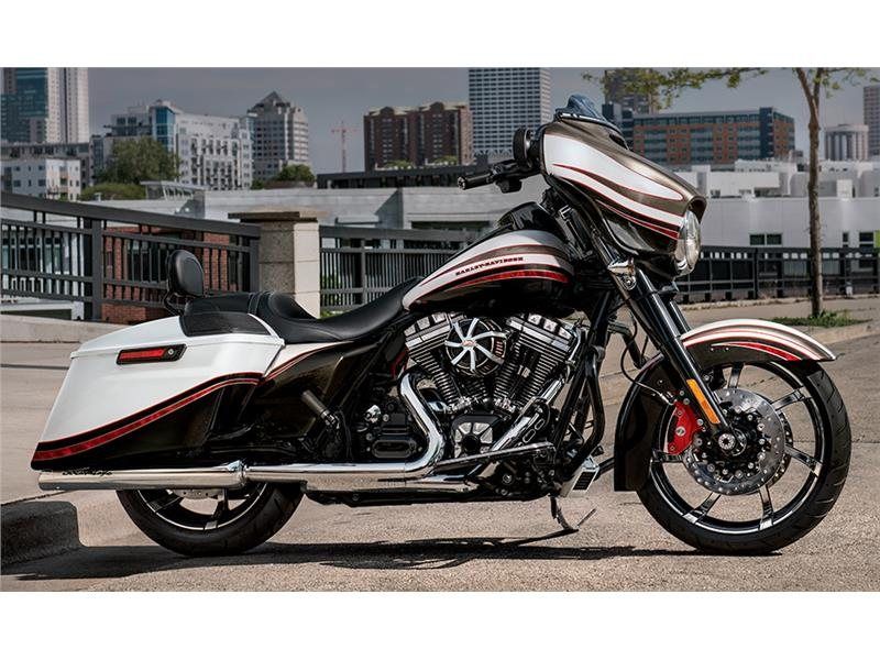 2015 Harley-Davidson Street Glide® Special 4