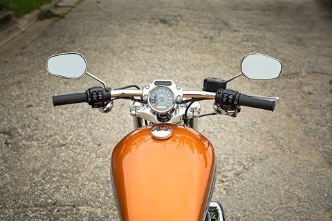 2016 Harley-Davidson 1200 Custom in Burlington, North Carolina - Photo 3