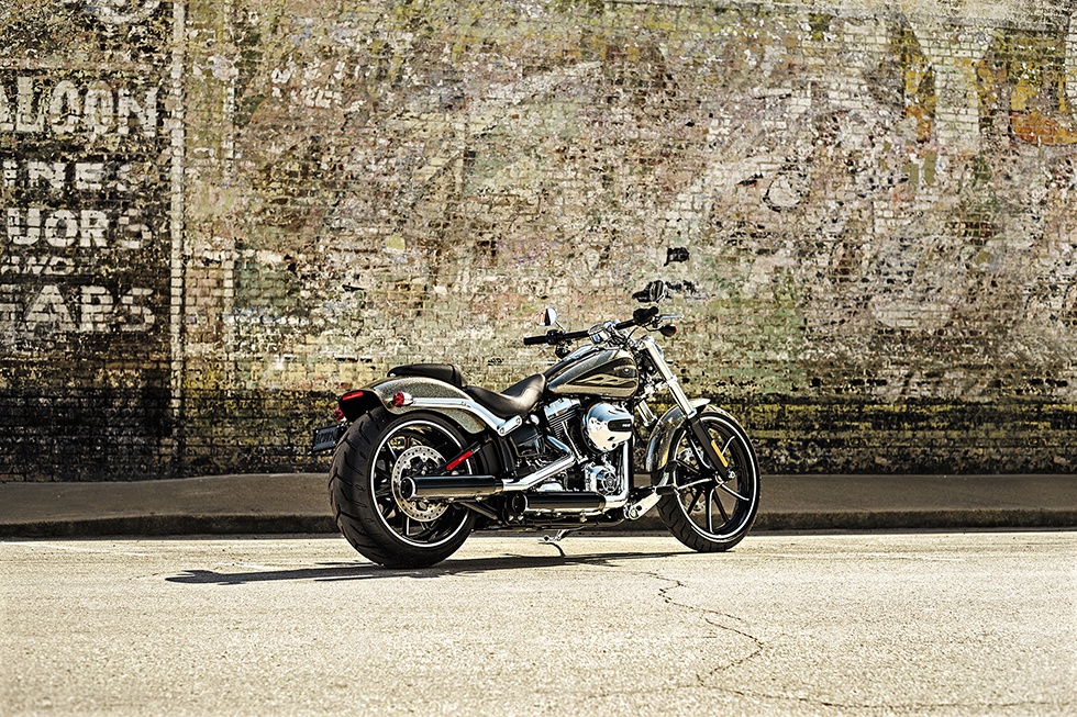 2016 Harley-Davidson Breakout® in Houston, Texas - Photo 4